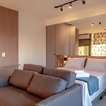 Studio 23º andar com piscina aquecida e A/C
